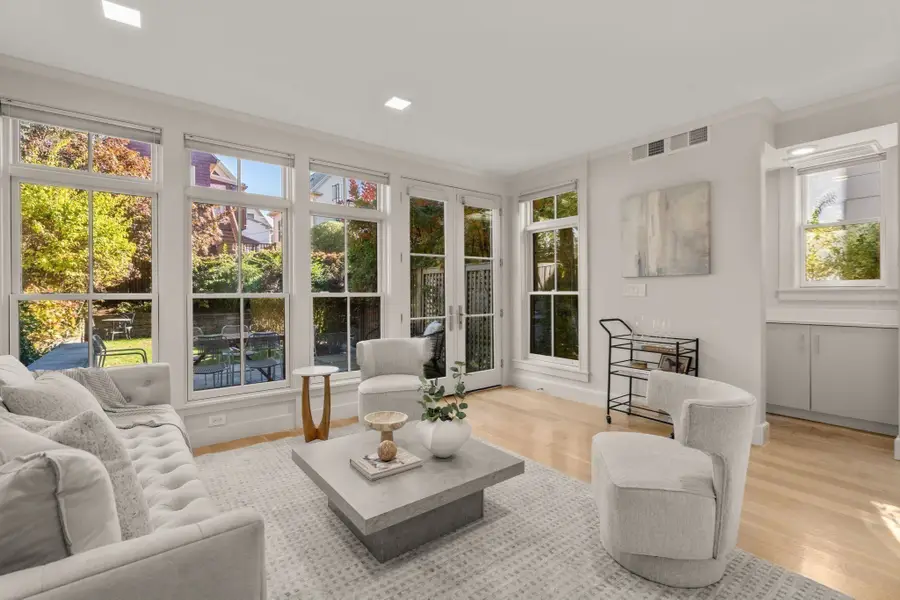 136 Banks St, Cambridge, MA 02138 - #3
