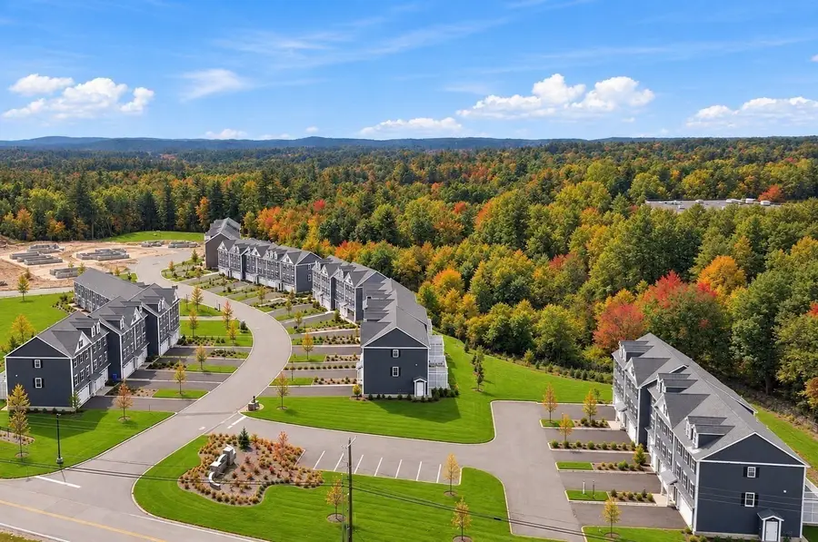 48 Elise Avenue #24, Londonderry, NH 03053 - #2