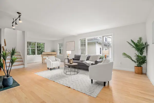 79 Beecher Pl #79, Newton, MA 02459