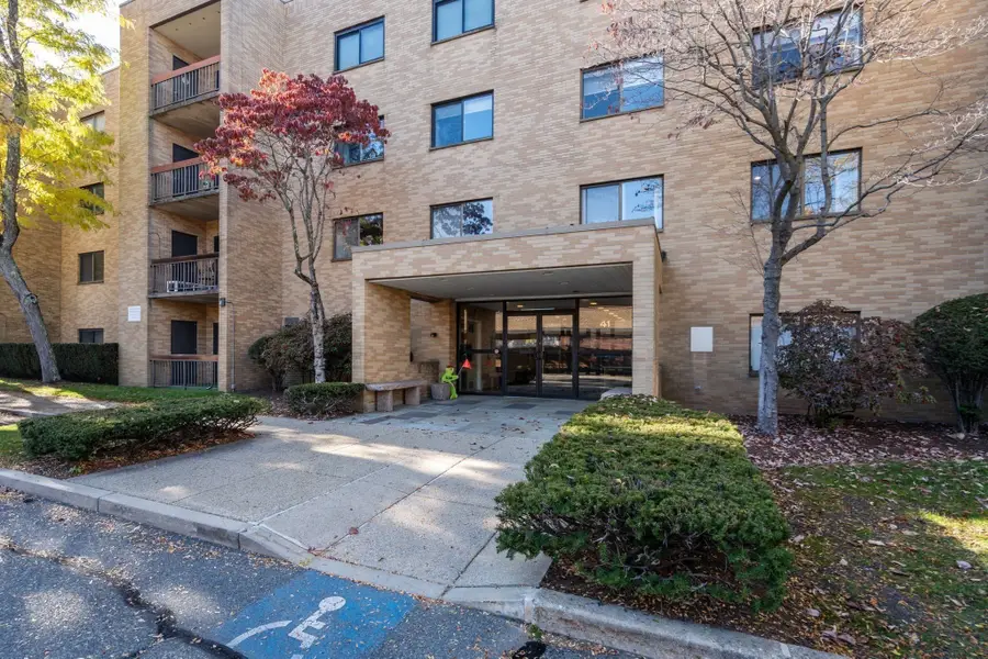 41 Centre Street #106, Brookline, MA 02446 - #3