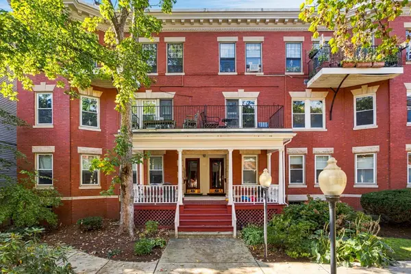 9 Auburn Ct #3, Brookline, MA 02446