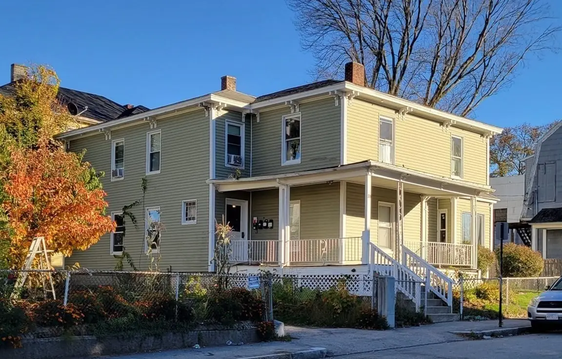 28 Russell St, Worcester, MA 01609 - #1