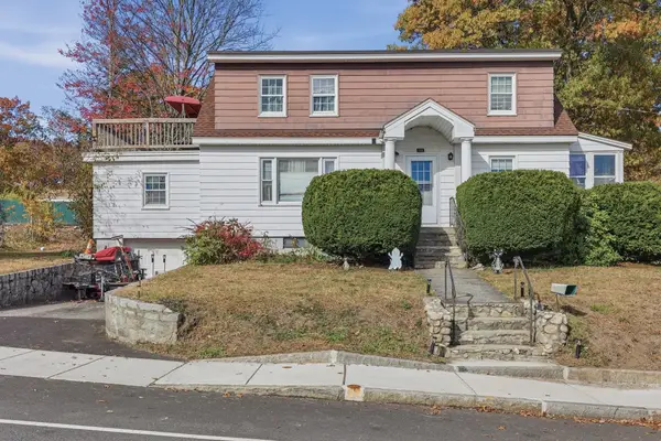 110 Seventh Avenue, Lowell, MA 01854