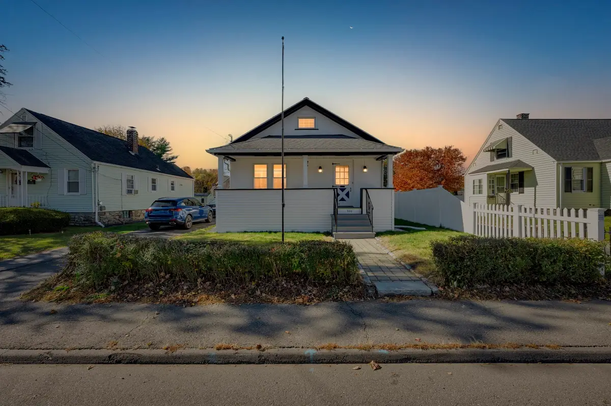 300 Greenwood St, Worcester, MA 01607 - #1