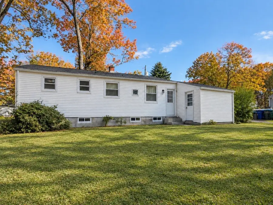207 Overland St, Springfield, MA 01118 - #3
