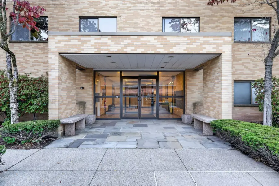 41 Centre St #105, Brookline, MA 02446 - #2