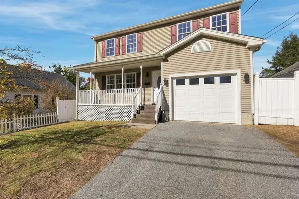 54 Agnes St, Springfield, MA 01118