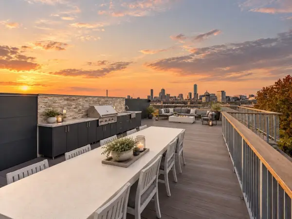 2 W 6th St #402, Boston, MA 02127