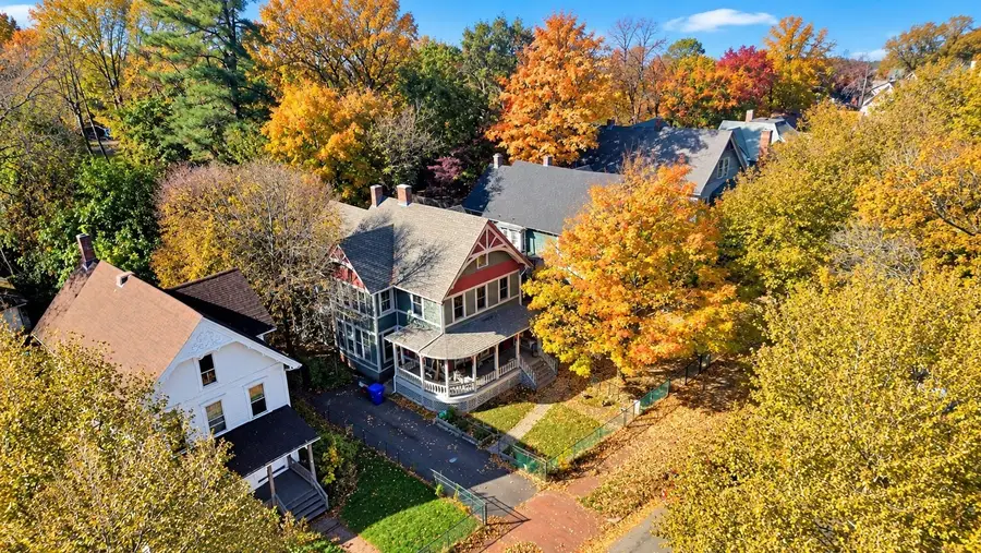 70 Buckingham St, Springfield, MA 01109 - #3