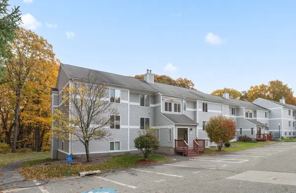 330 Sunderland Rd #57, Worcester, MA 01604
