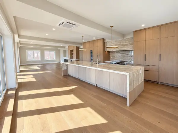 804 East 7th Street #201, Boston, MA 02127