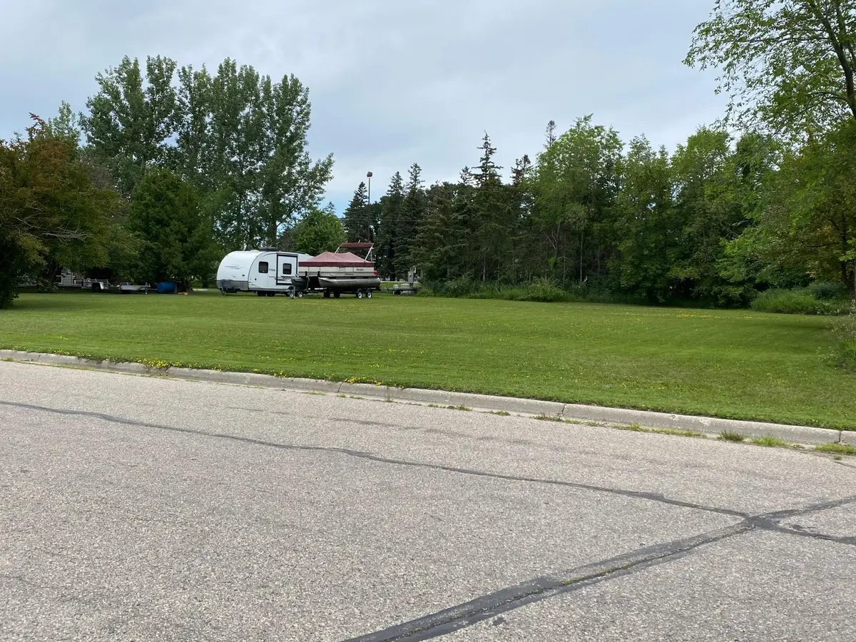 1603 Cardinal Drive N, Thief River Falls, MN 56701 - #1