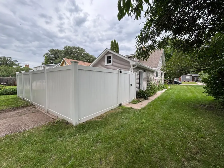 335 Crocker Avenue N, Thief River Falls, MN 56701 - #3