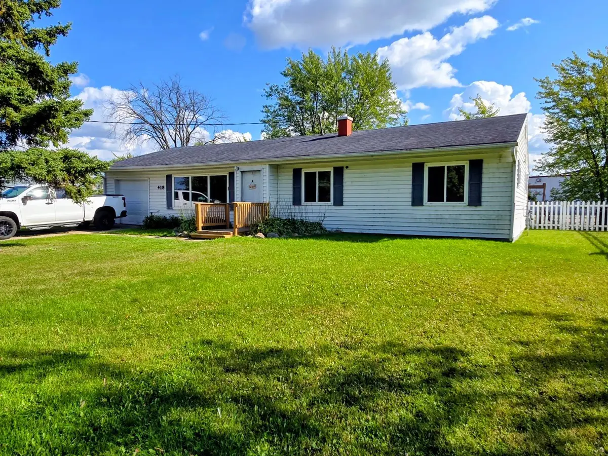 418 E Hamilton Avenue, Baudette, MN 56623 - #1