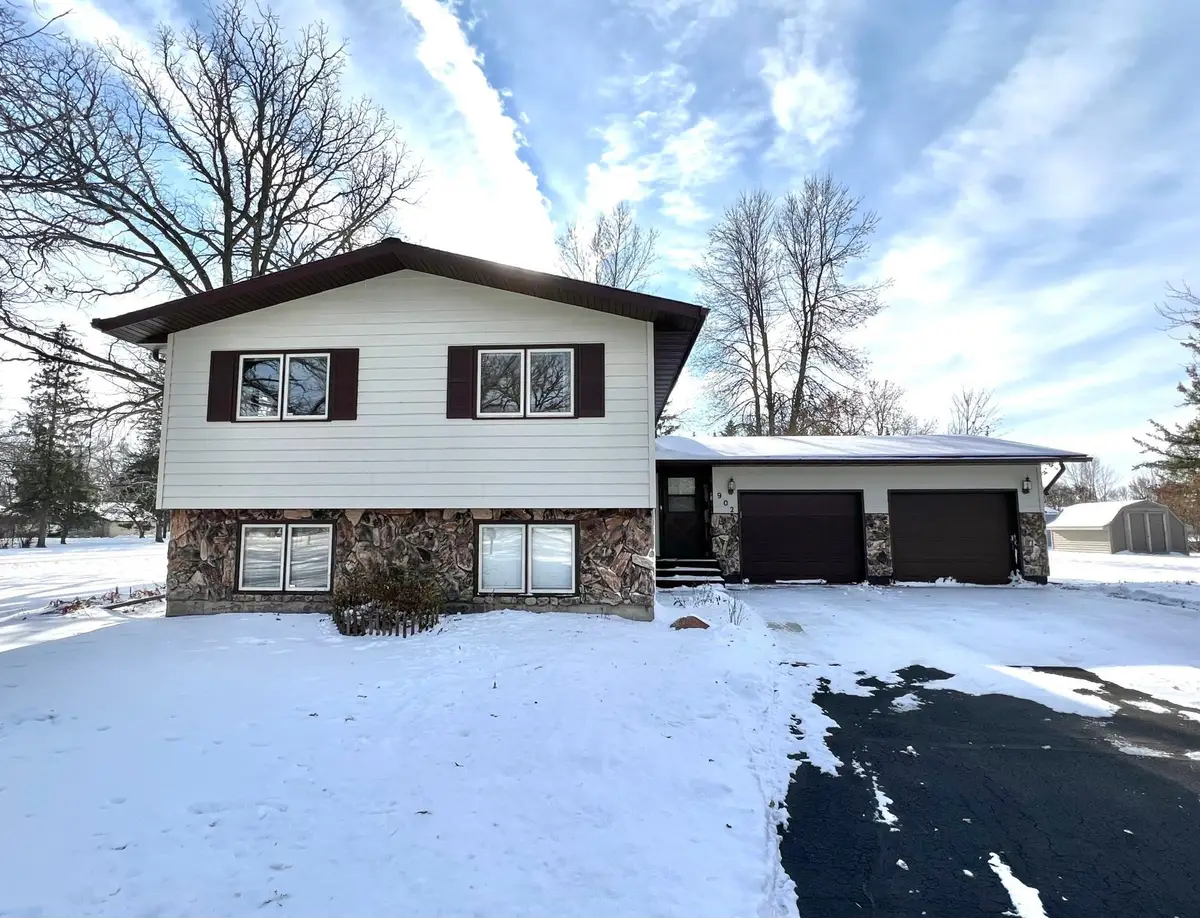 902 Oakmont Drive, Thief River Falls, MN 56701 - #1