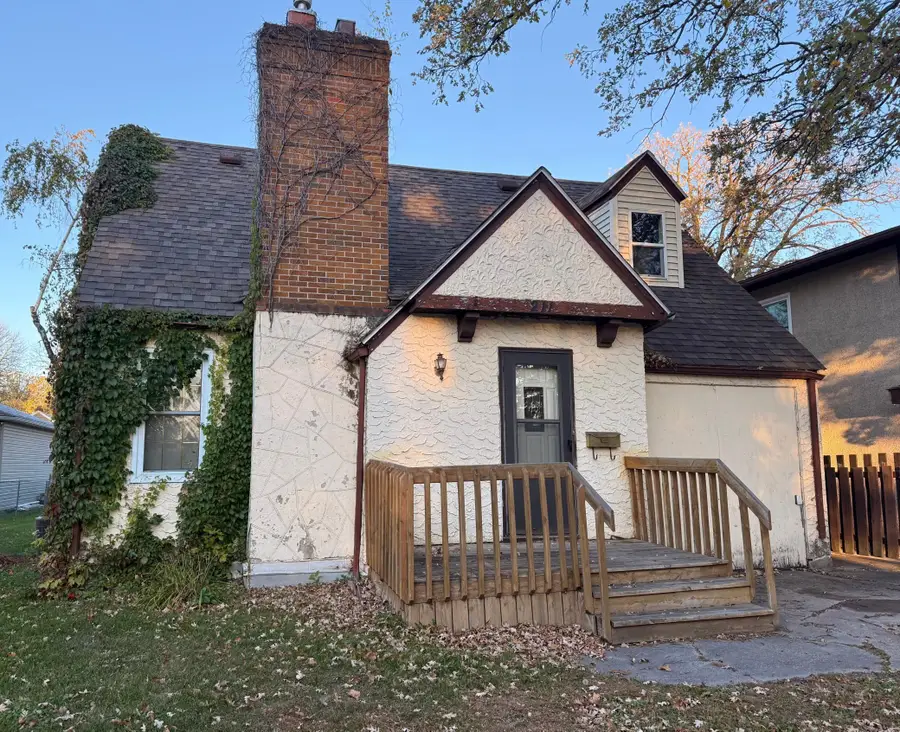 211 Kendall Avenue N, Thief River Falls, MN 56701 - #2