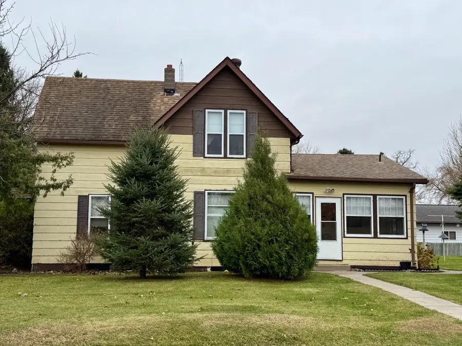 221 N Minnesota Street, Crookston, MN 56716 - Image #2