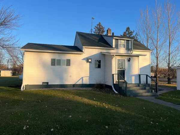 514 Adams Avenue Sw, Red Lake Falls, MN 56750
