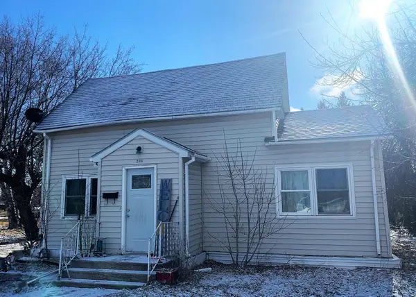 204 2nd Avenue Se, Roseau, MN 56751