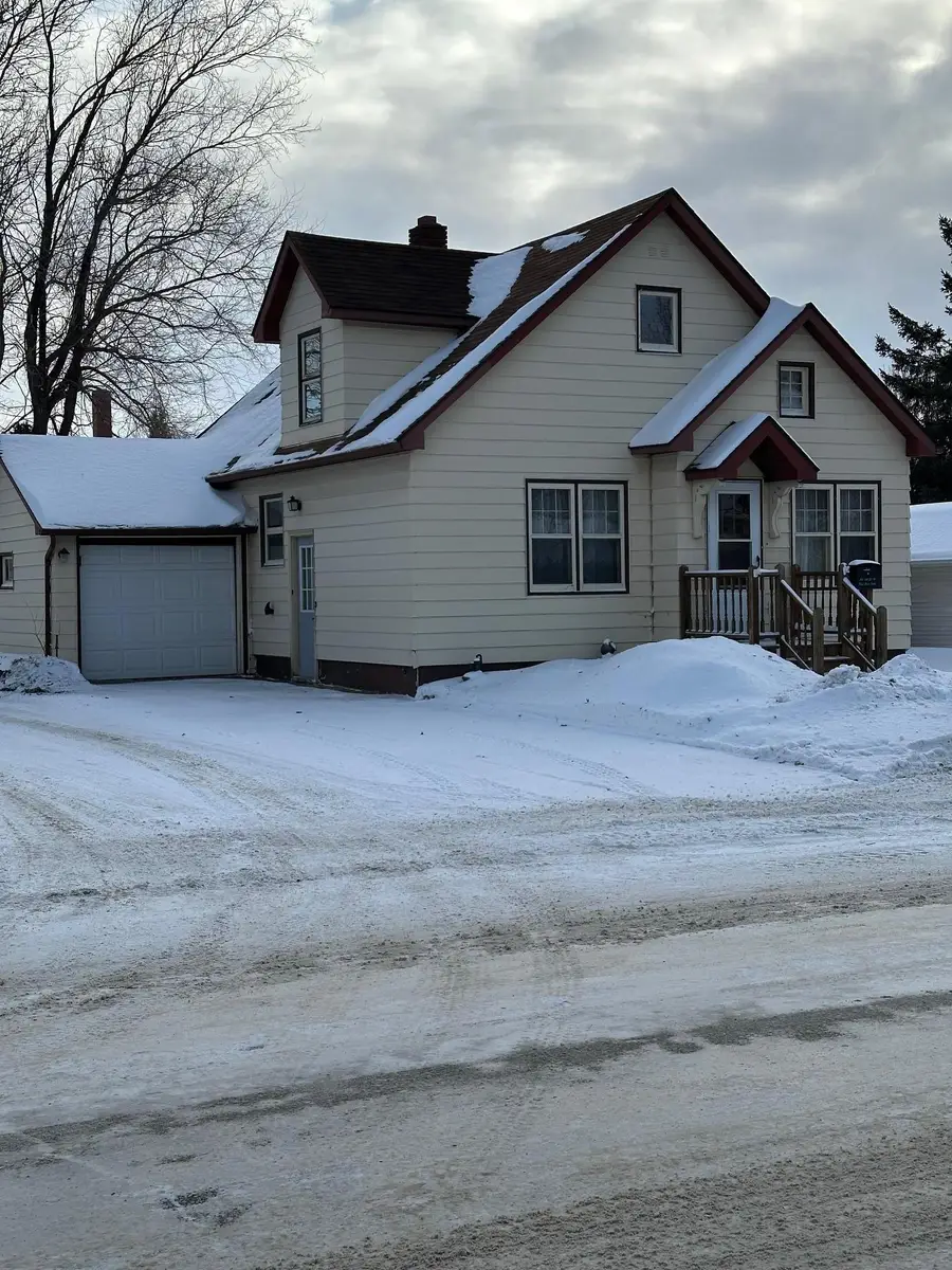 216 6th Street W, Thief River Falls, MN 56701 - Image #2