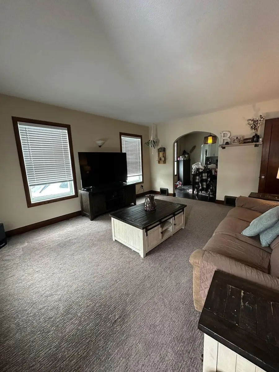 911 Main Avenue N, Thief River Falls, MN 56701 - #2