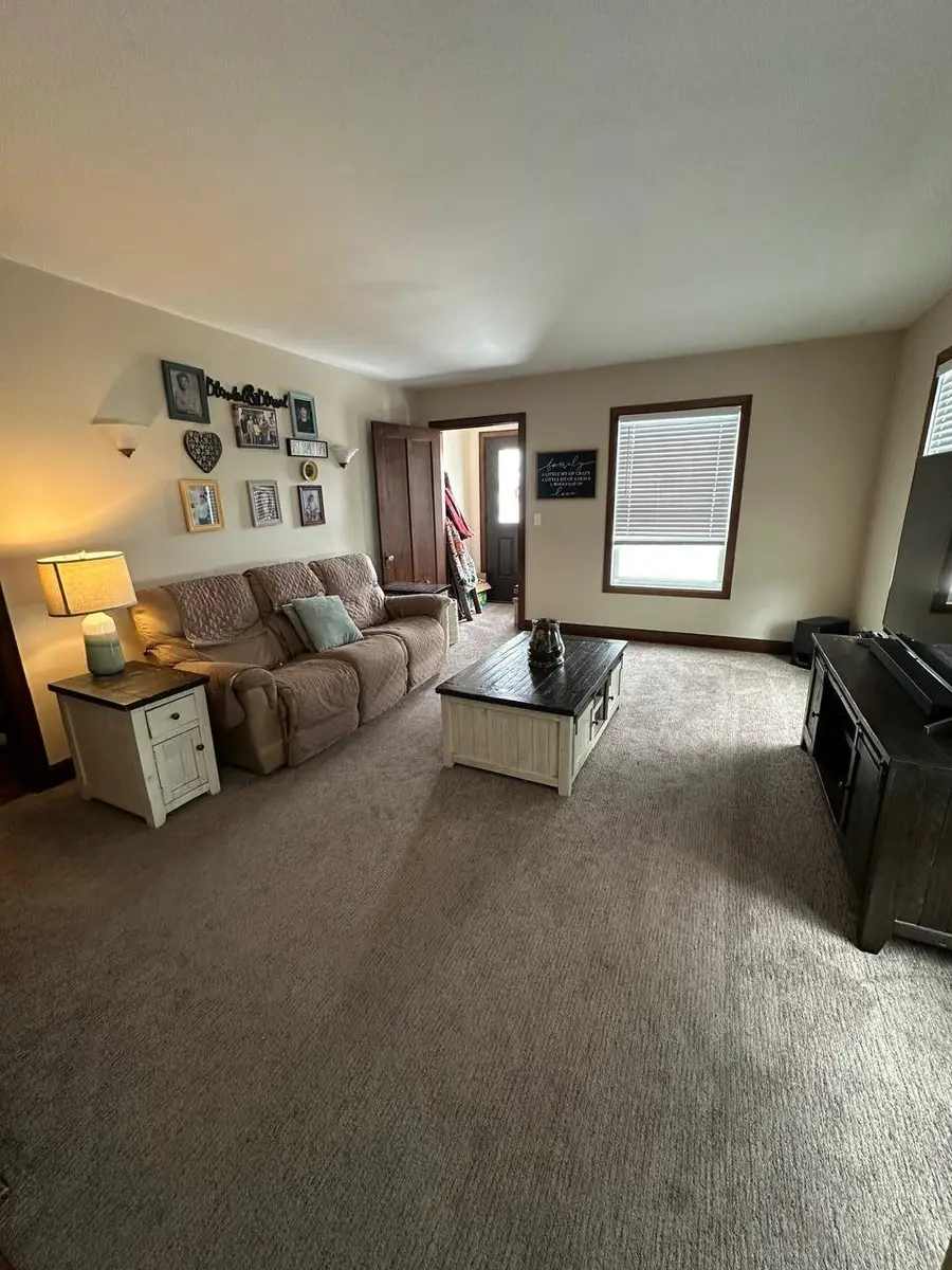 911 Main Avenue N, Thief River Falls, MN 56701 - #3