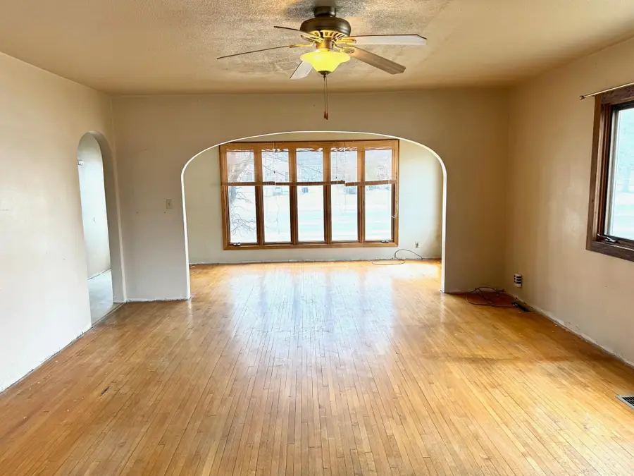 811 3rd Street Ne, Roseau, MN 56751 - #2