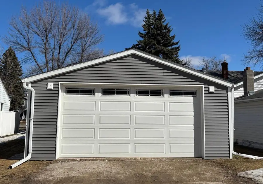 105 Arnold Avenue N, Thief River Falls, MN 56701 - #2