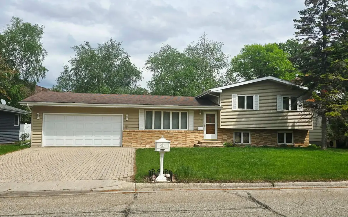 610 Kneale Avenue S, Thief River Falls, MN 56701 - #1