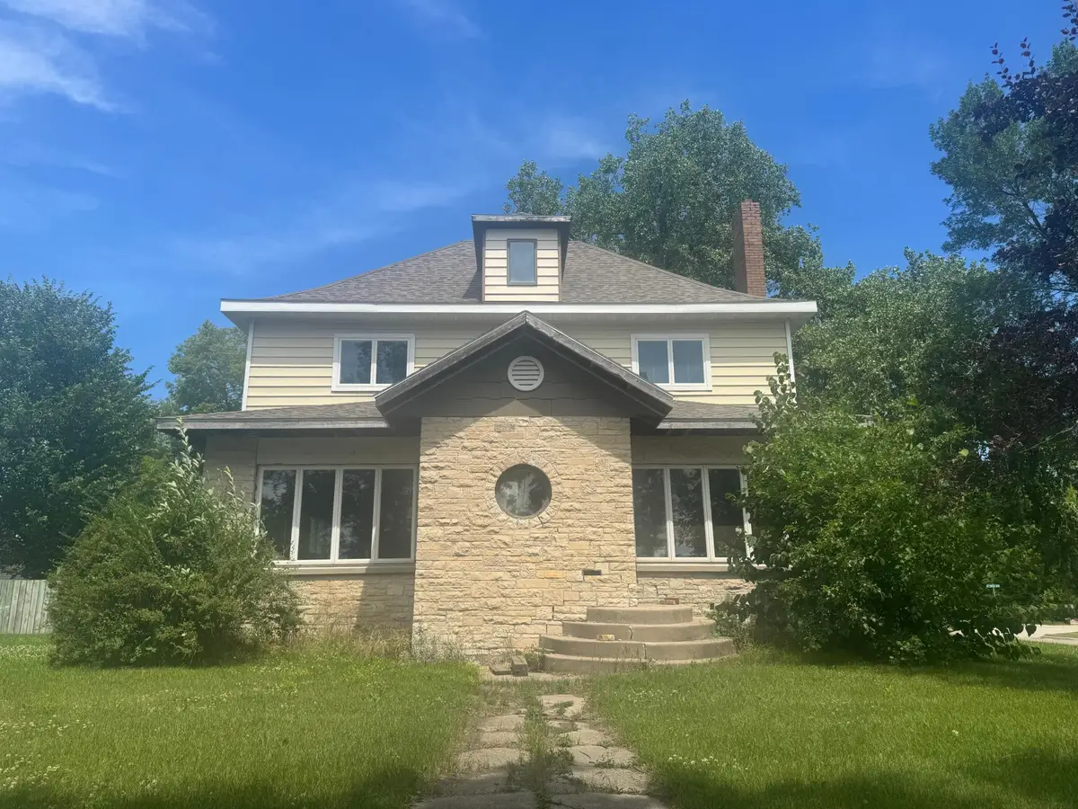 121 E 7th Street, Crookston, MN 56716 - #1