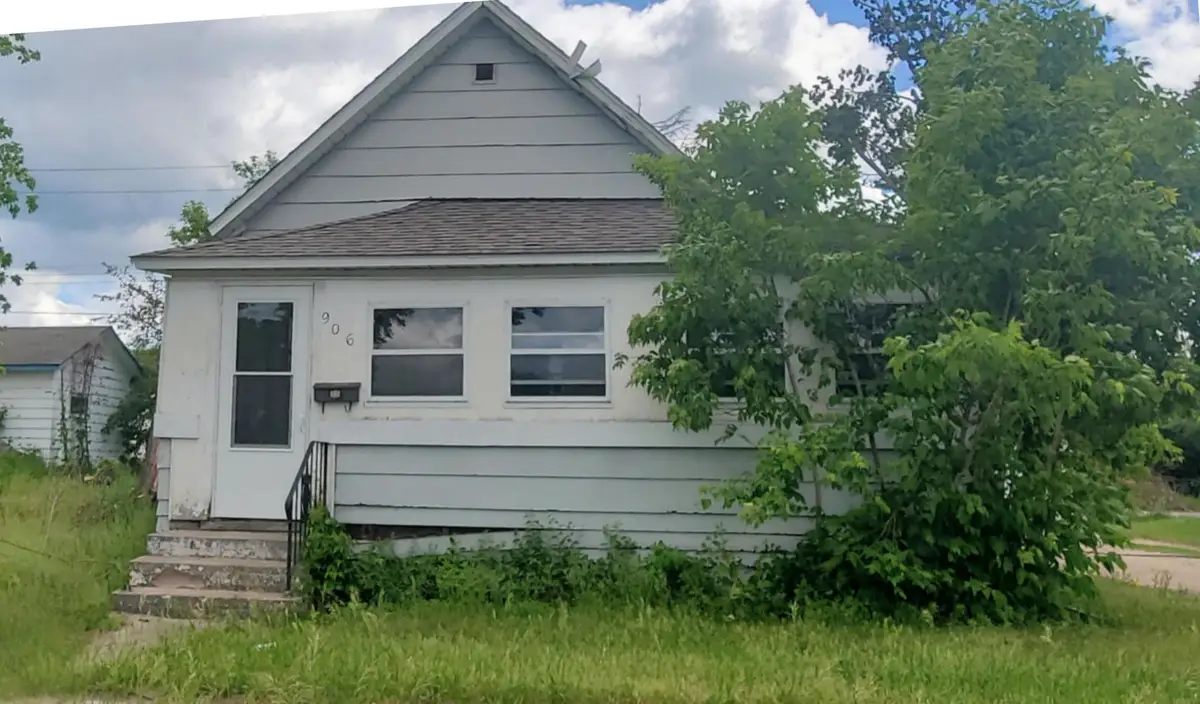906 Irvine Avenue Nw, Bemidji, MN 56601 - #1