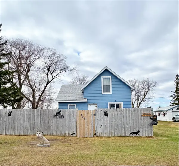 204 5th Street E, Lancaster, MN 56735