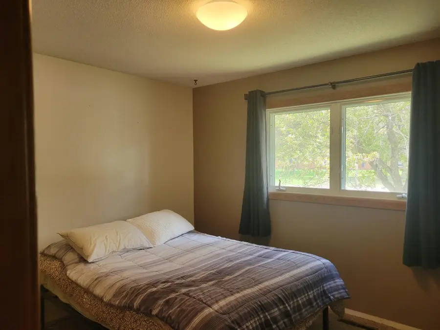 425 Spruce Avenue S, Thief River Falls, MN 56701 - #2