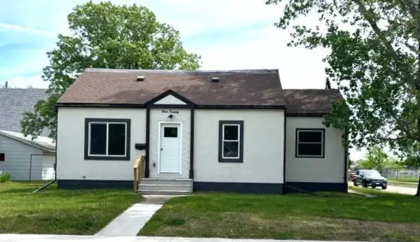 120 Spruce Avenue S, Thief River Falls, MN 56701