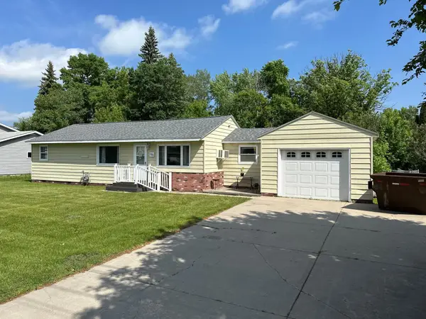 1205 Greenwood Street E, Thief River Falls, MN 56701