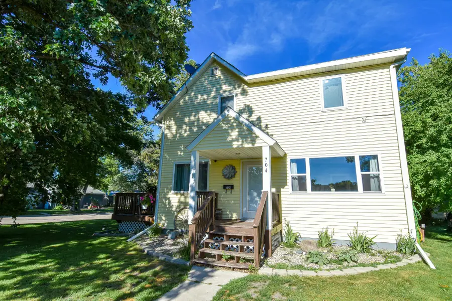 704 Tindolph Avenue S, Thief River Falls, MN 56701 - #3