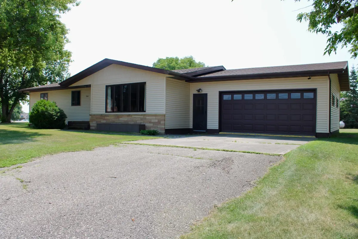 506 Lincoln Avenue W, Karlstad, MN 56732 - #1