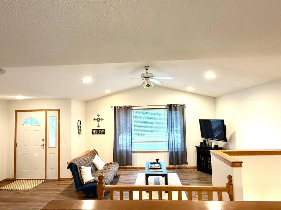407 Oak Crest Boulevard, Roseau, MN 56751 - #3