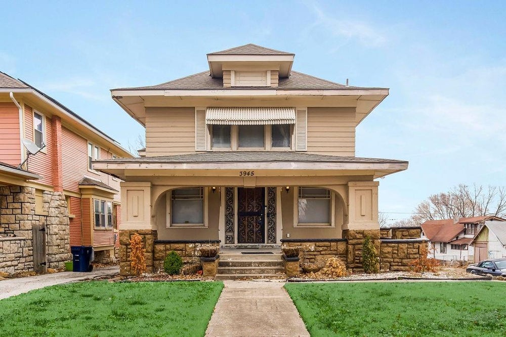 3945 Benton Boulevard, Kansas City, MO 64130 BHGRE