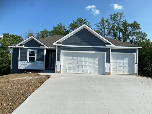 19935 W 221st Street, Spring Hill, KS 66083