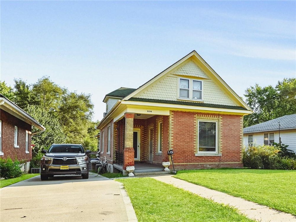 1136 Kearney Street, Atchison, KS 66002 BHGRE