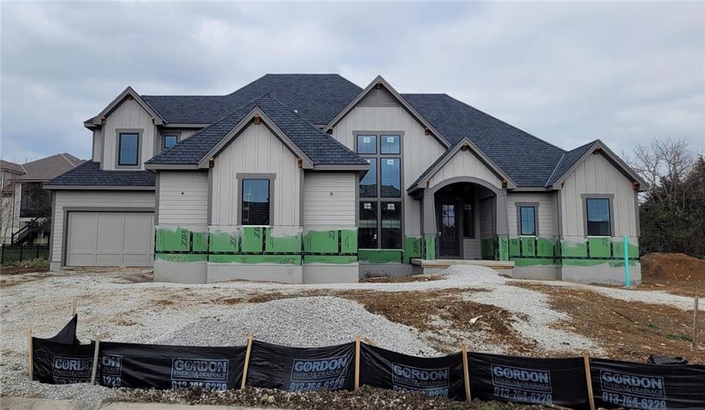 17220 Goddard Street, Overland Park, KS 66221 BHGRE