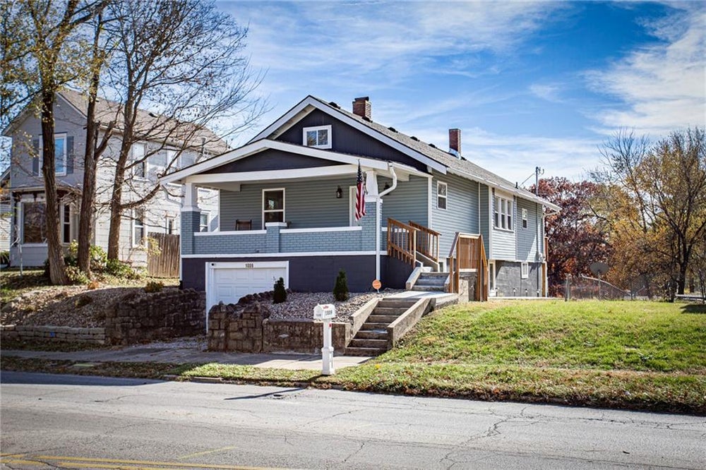 1009 S Spruce Street, Leavenworth, KS 66048 BHGRE