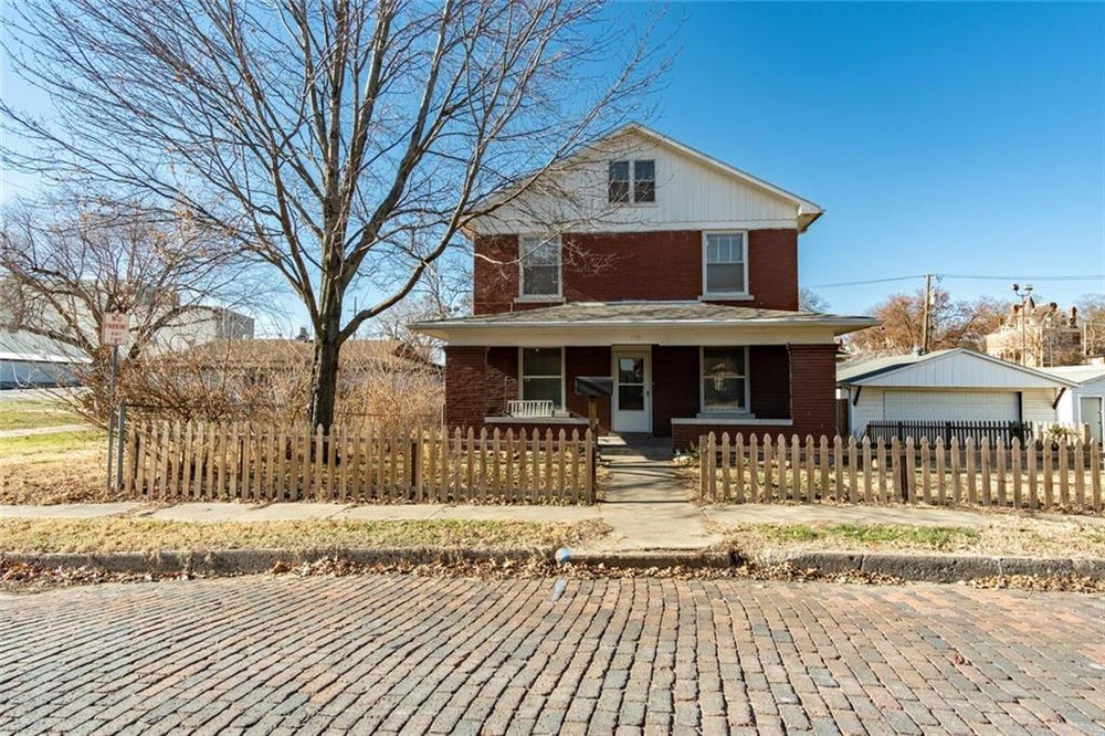 109 N 12th Street, Atchison, KS 66002 BHGRE