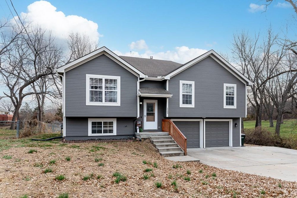 1209 Washington Street, Leavenworth, KS 66048 BHGRE