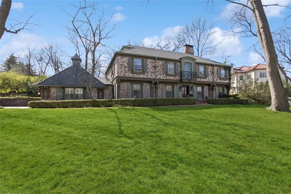 6140 Ensley Lane, Mission Hills, KS 66208 BHGRE