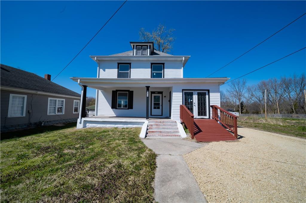 802 Bridge Street Sweet Springs MO 65351 BHGRE