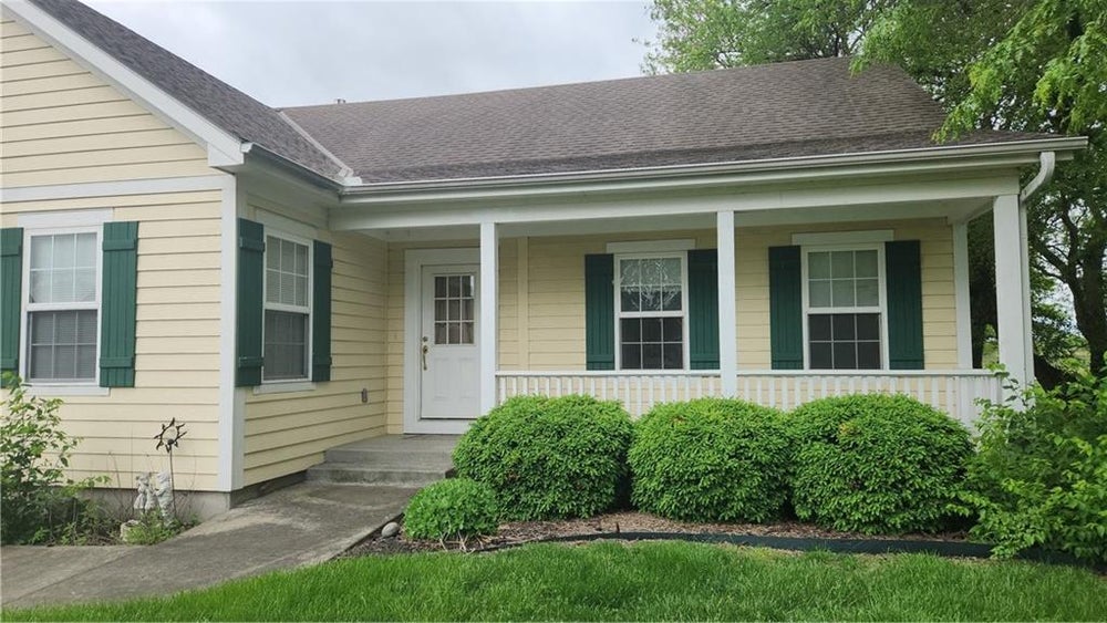 2010 Prairie Grass Drive, Raymore, MO 64083 BHGRE