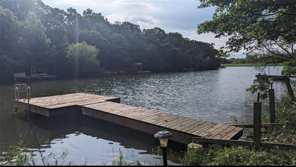 98 Fishing Lake Drive, Mound City, KS 66056 BHGRE