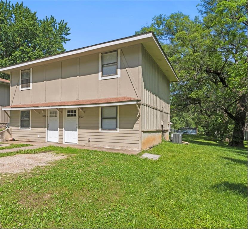 1921 Cleveland Terrace, Leavenworth, KS 66048 BHGRE